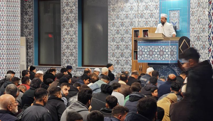 İslahiye’de Kadir Gecesi Camilerde Dualarla İdrak Edildi