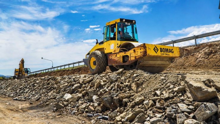 Biberli Kavşağı’nda Yoğun Çalışma: Trafik Rahatlayacak