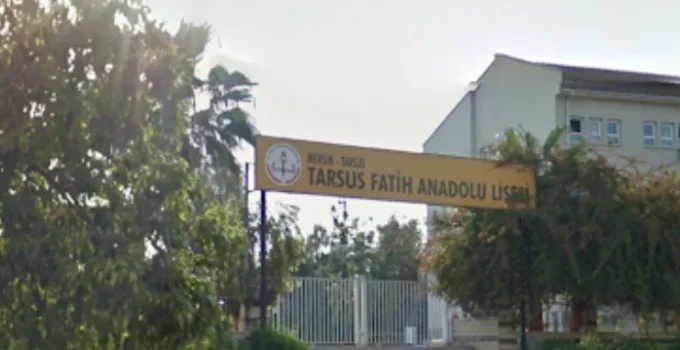 Mersin’de Lise Öğrencisi Okulda Silahla Yakalandı