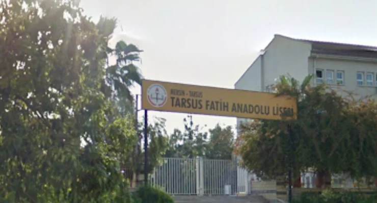 Mersin’de Lise Öğrencisi Okulda Silahla Yakalandı