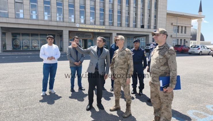 Gaziantep’te Okullarda Güvenlik Denetimi İl Jandarma Komutanı Sahada İncelemelerde Bulundu