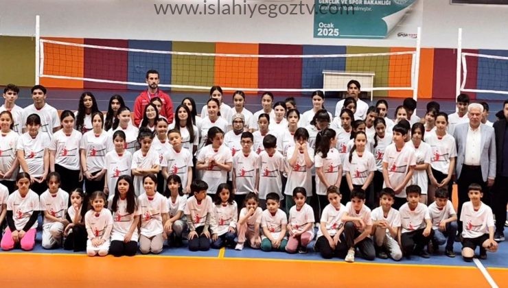 Fabrika Voleybol Yeni Okulunu İslahiye’de Açtı
