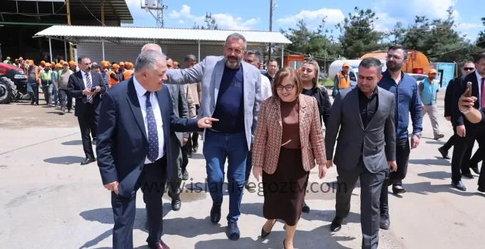 Fatma Şahin’den İslahiye Belediyesi’ne Ziyaret